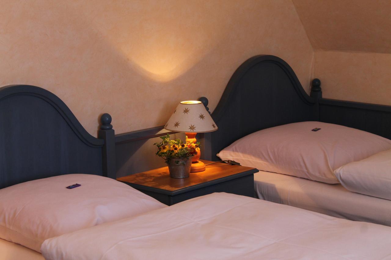 Hotel-Gasthof Zum Hirschen Durrwangen Room photo